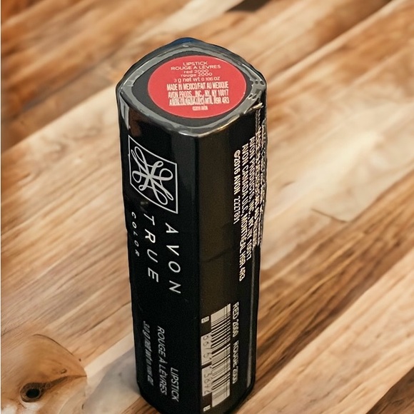 2/$22 NEW Sealed AVON Red 2000 True Color Lipstick 3.0 g - Picture 2 of 4